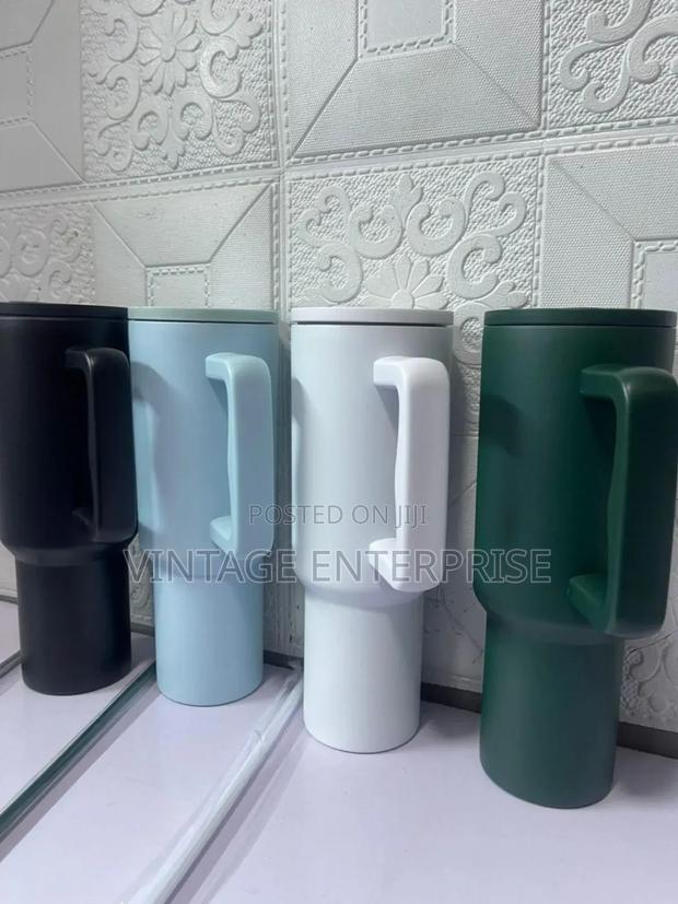 1500ml Vacuum Bottle With a Straw - main view