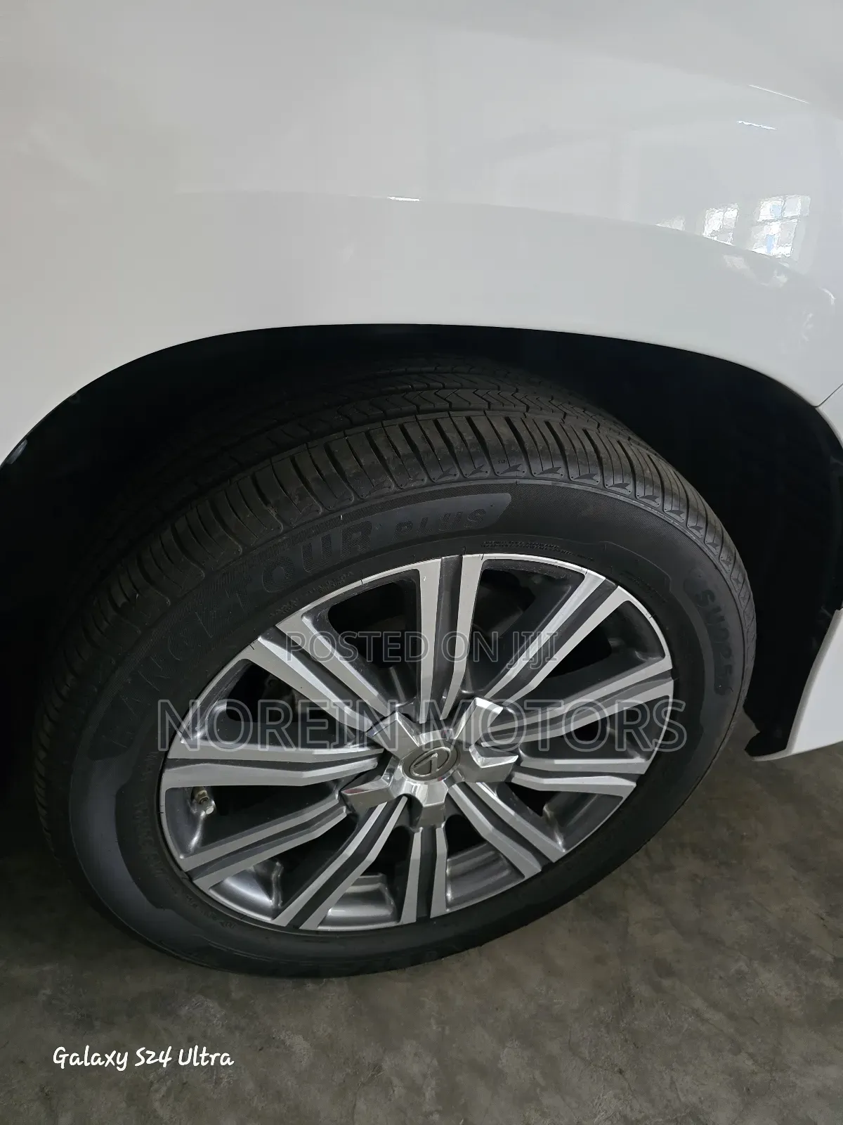 Lexus LX 2017 White