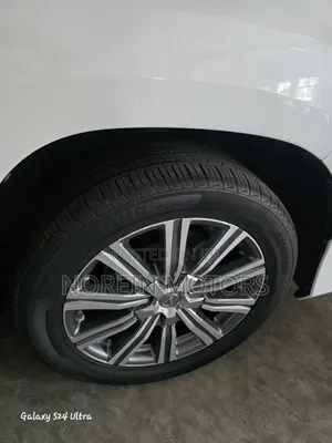 Lexus LX 2017 White