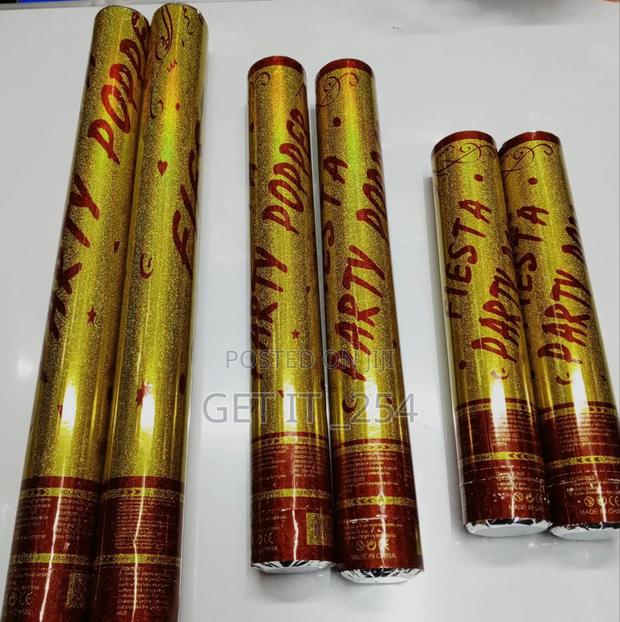  Party Poppers
 Size 30cm  Size 40cm 