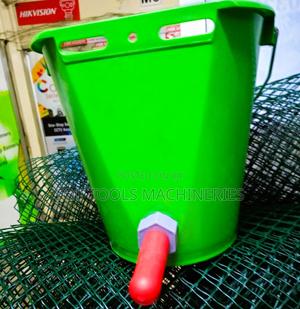 Calf Feeding Bucket With One Teat - thumbnail 2