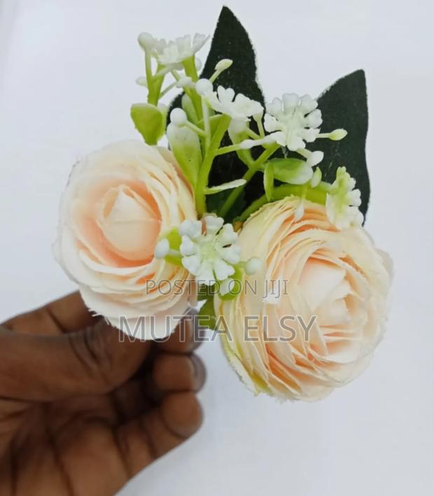 White,Red,Purple Peach Lapel Flowers. - thumbnail 4