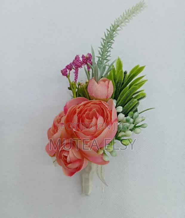 White,Red,Purple Peach Lapel Flowers. - thumbnail 9