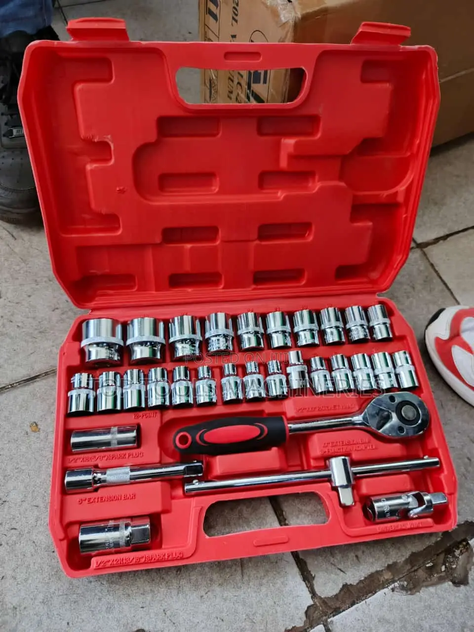 32 Pieces Mechanical Tool Kit