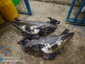 Axela 2014/2015 Headlights