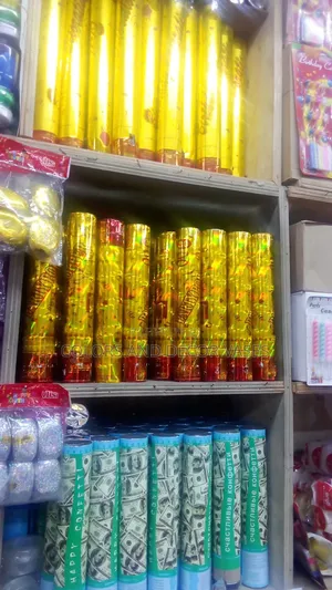 Party Poppers in Stock