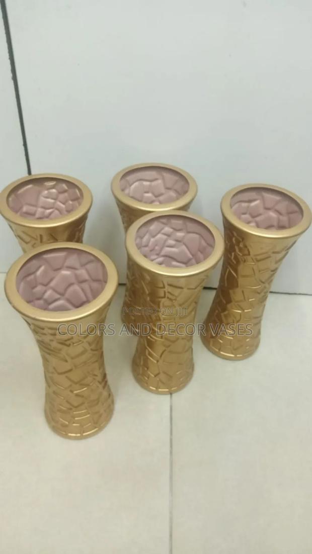 Gold Vases in Stock Plastic
