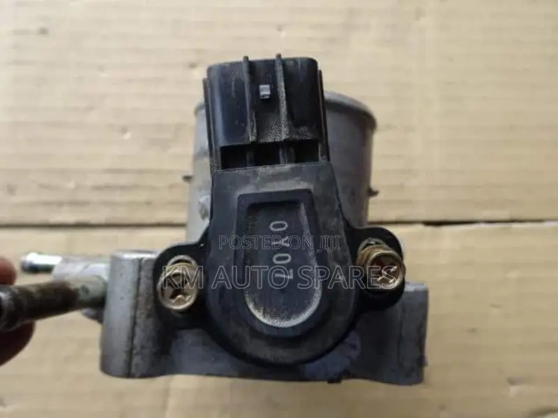Mazda F8 Throttle Body for Bongo, Nissan Vanette.