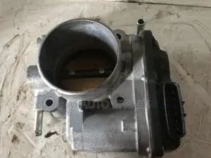 Mazda L8 Throttle Body for Bongo, Nissan Vanette, Premacy.