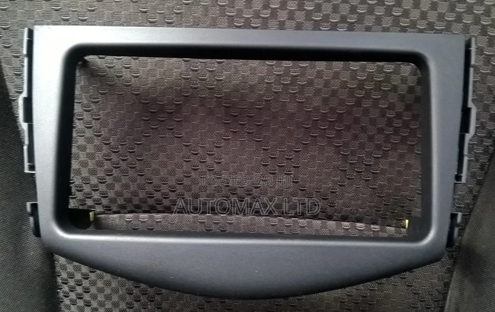 Radio Replacement Fascia Kit/Frame. For Toyota Rav4/Vanguard