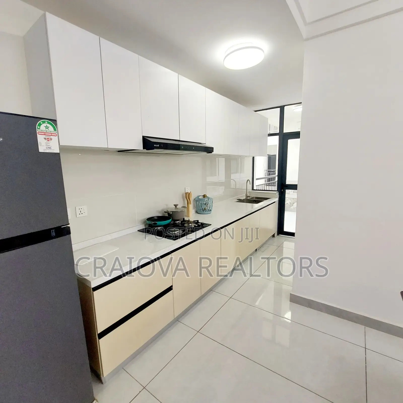 4bdrm Apartment in Gateway Mall Area for sale