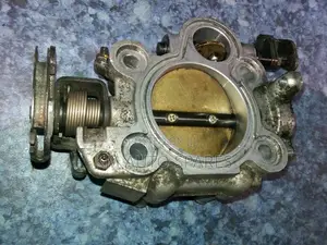 Toyota 1kz Throttle Body for Prado, Hilux Surf, Hilux.
