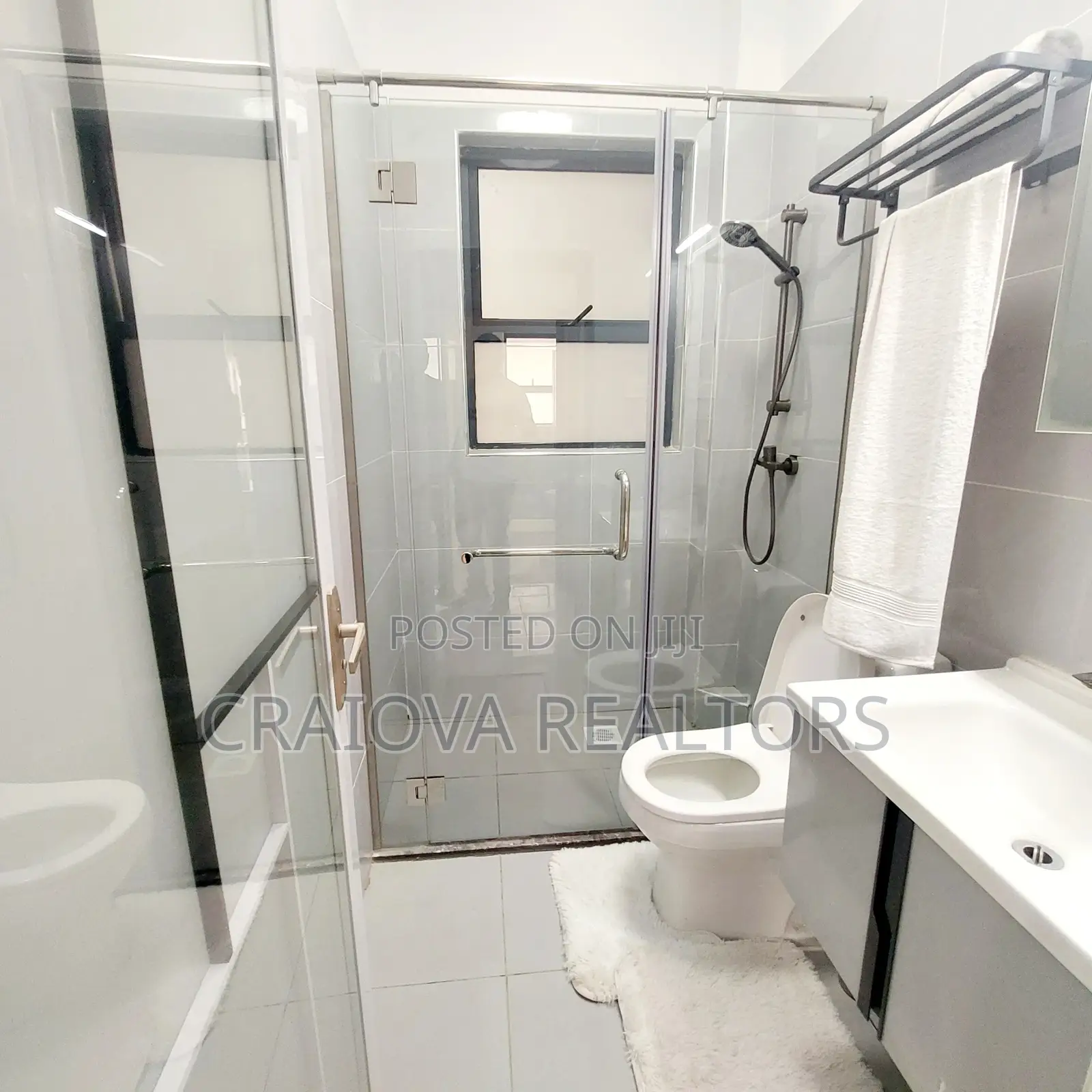 2bdrm Apartment in Gateway Mall Area for sale