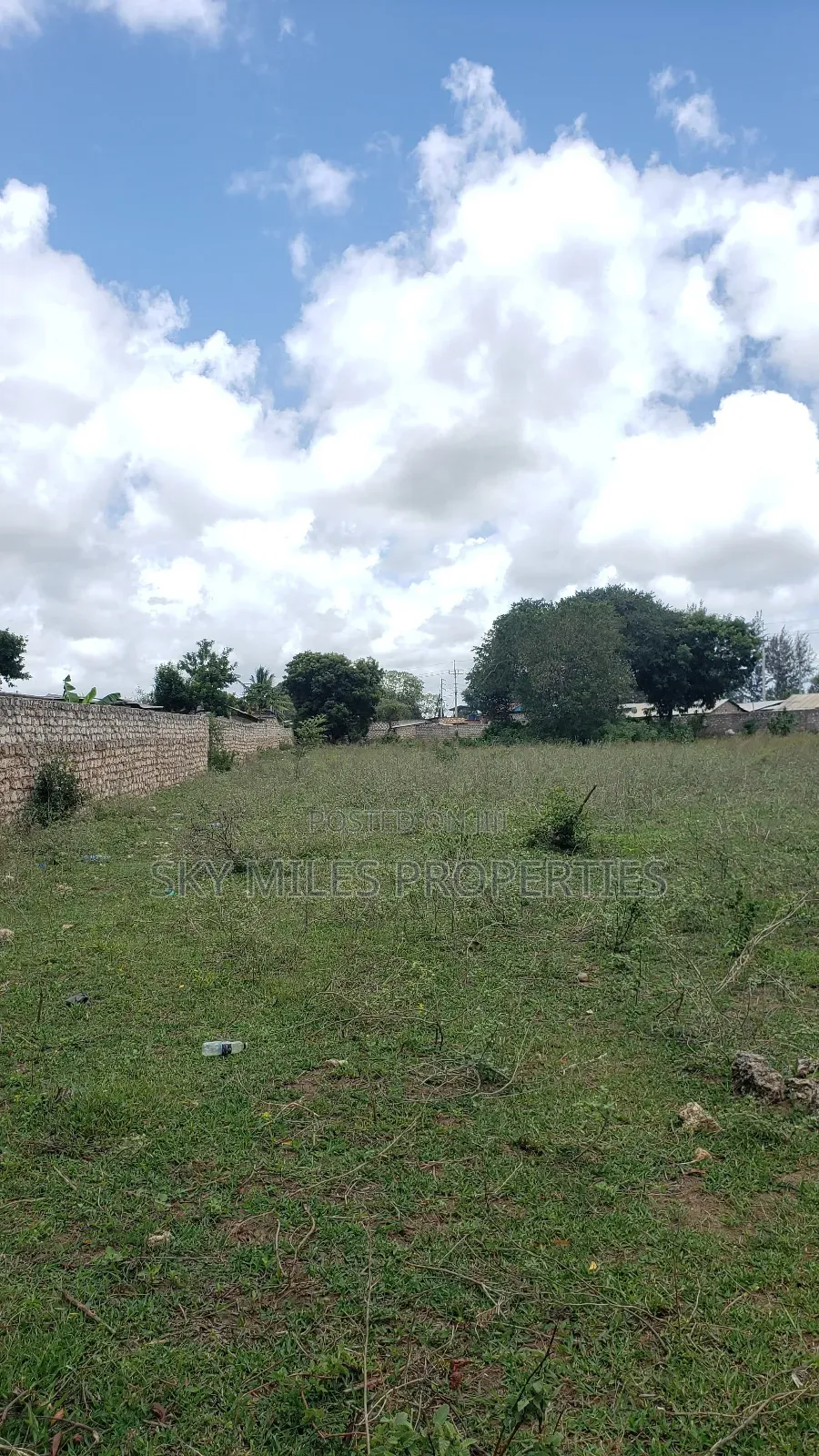 Mavueni Junction, 5 Acres Touching the Highway for Sale