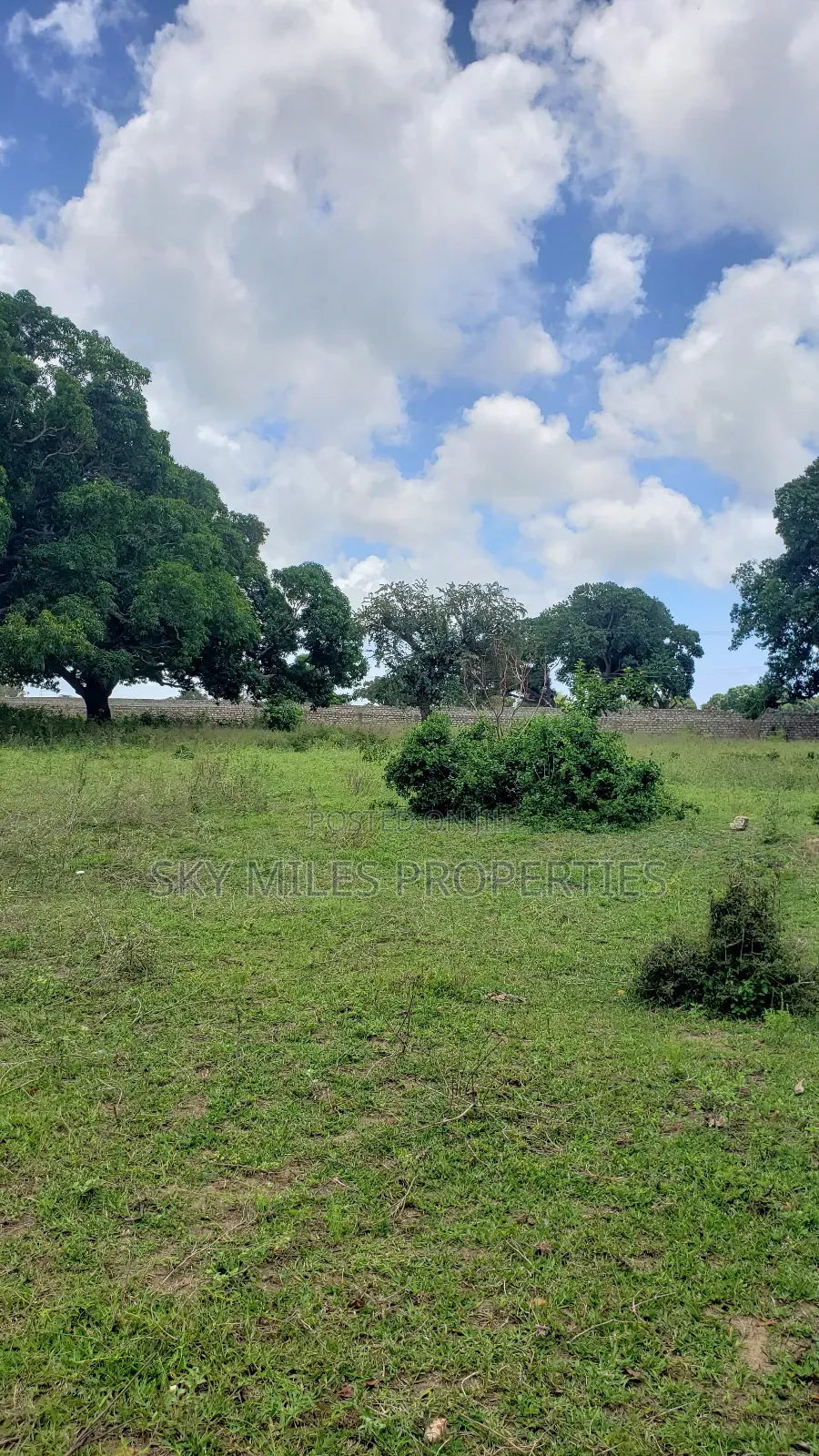 Mavueni Junction, 5 Acres Touching the Highway for Sale