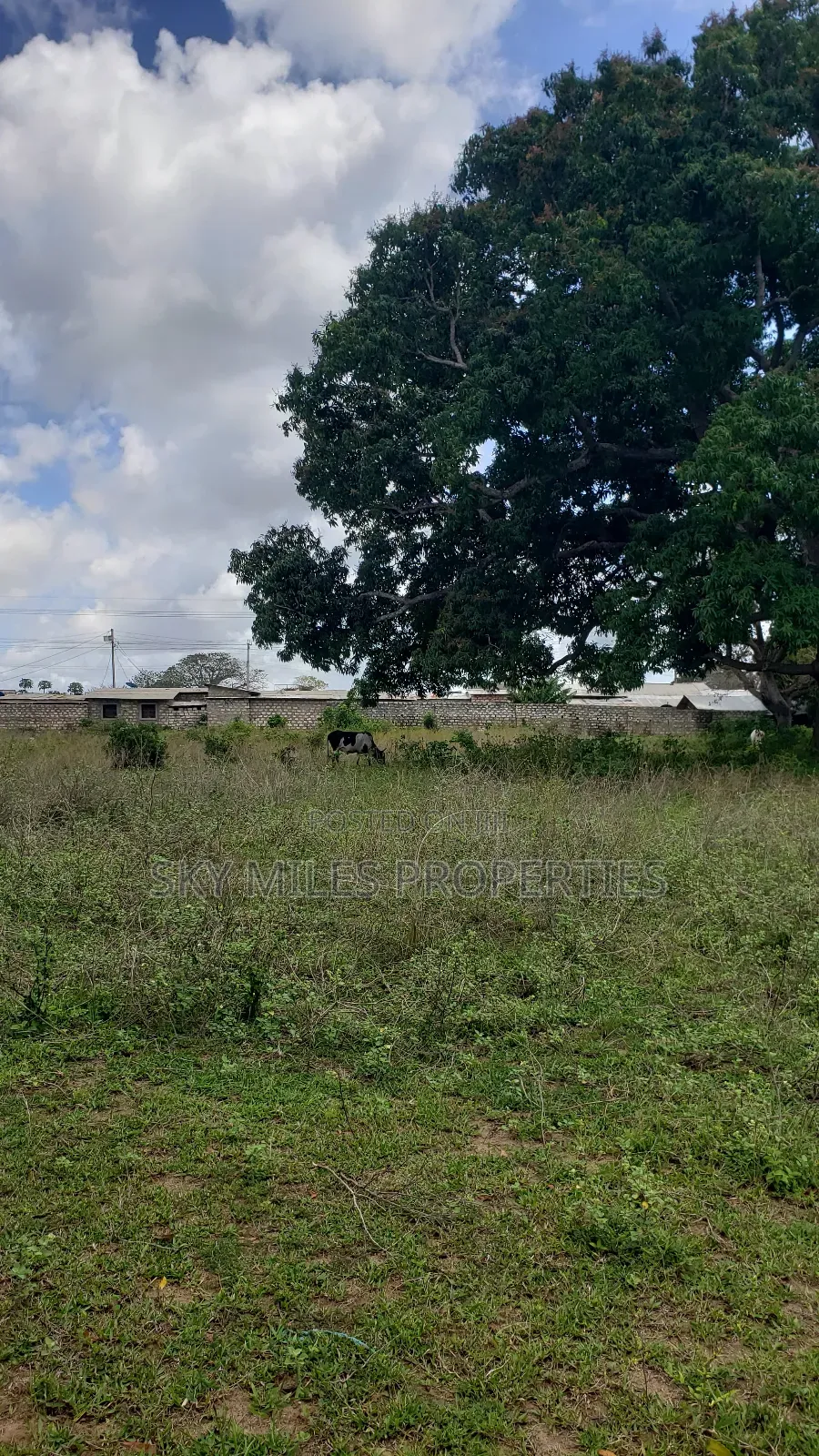 Mavueni Junction, 5 Acres Touching the Highway for Sale