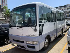 Isuzu NQR 2017 White