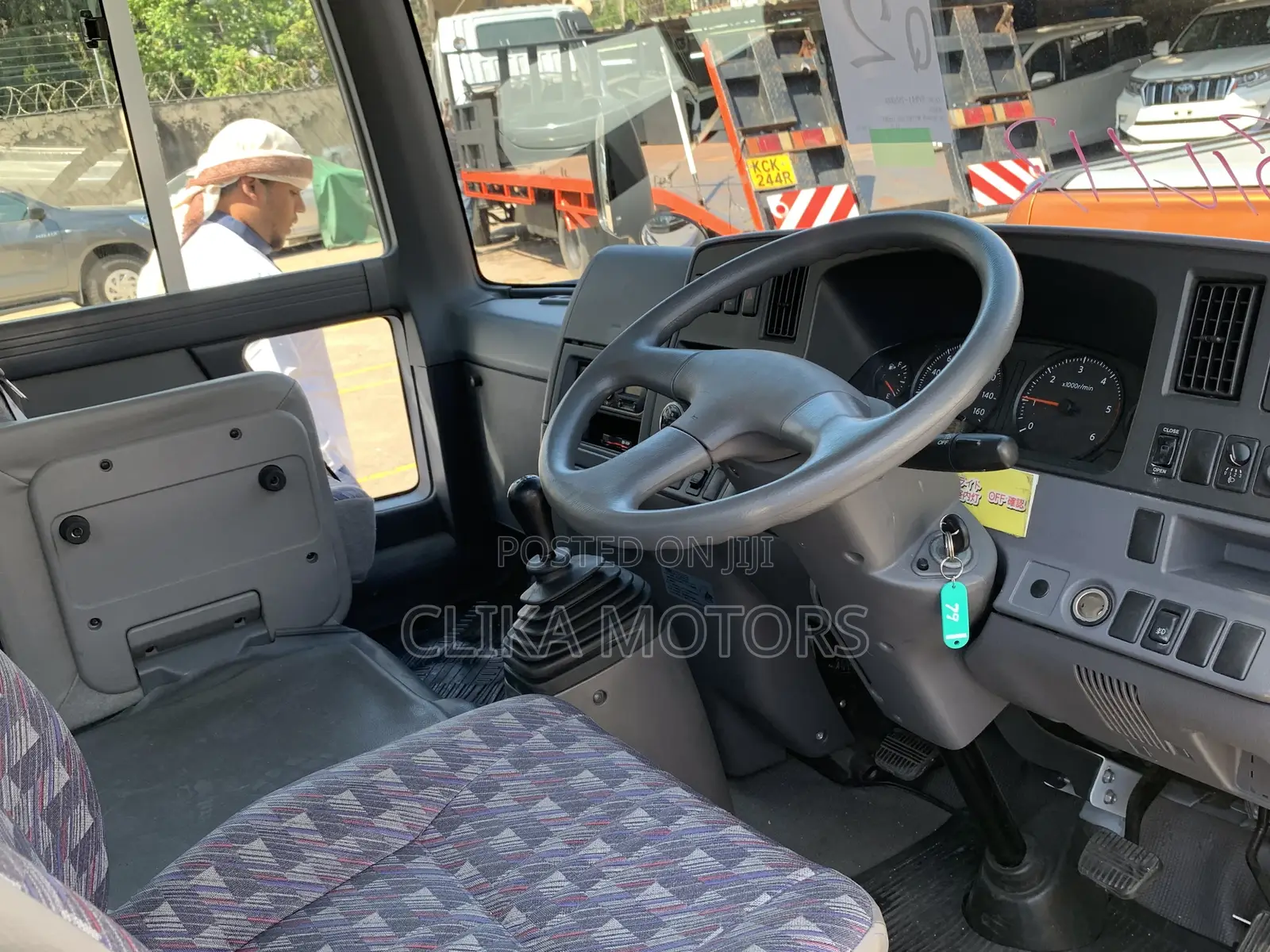 Isuzu NQR 2017 White