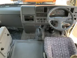 Isuzu NQR 2017 White