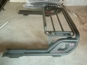 Universal Heavy Duty 4*4 Roll Bar With Carrier