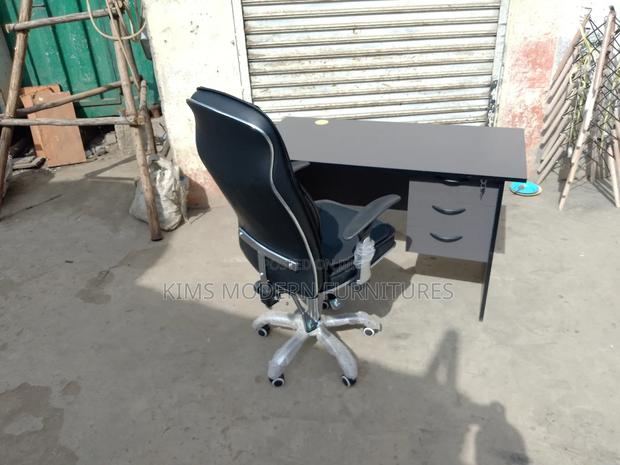 Desk Gray Size 1.2m and Heavy-Duty Black Leather Chair