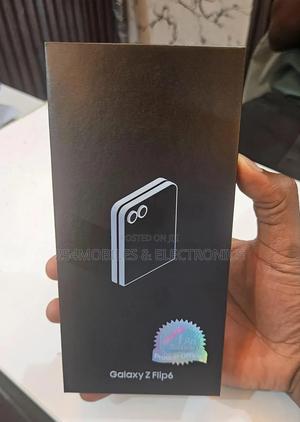 New Samsung Galaxy Z Flip6 256 GB Blue - main view