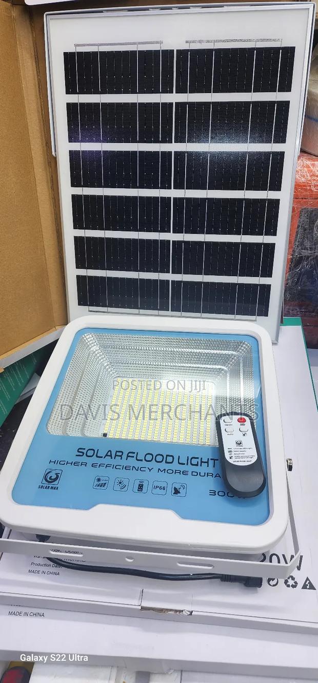 Street Light With Solar Panel - main view