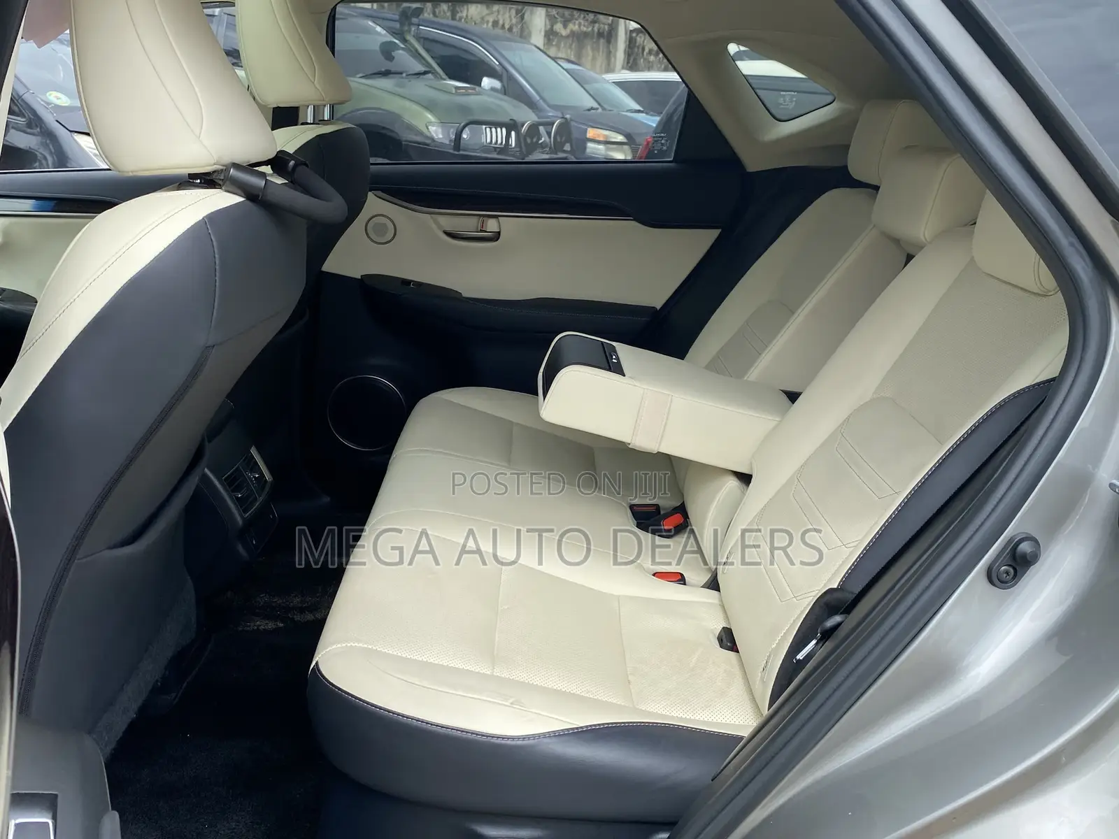 Lexus NX 300h Base 4x4 (2.5L 4cyl 2A) 2018 Silver