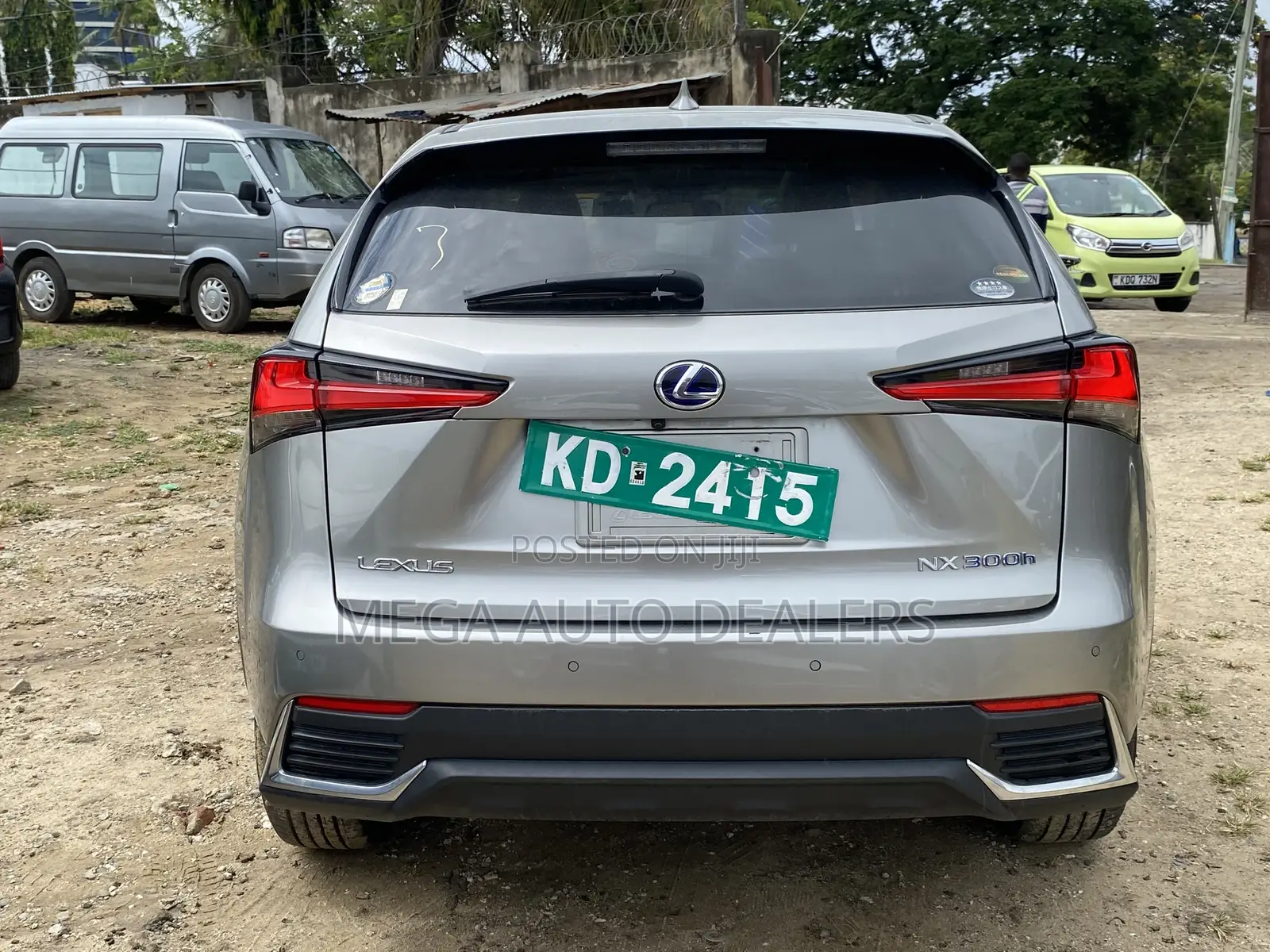 Lexus NX 300h Base 4x4 (2.5L 4cyl 2A) 2018 Silver