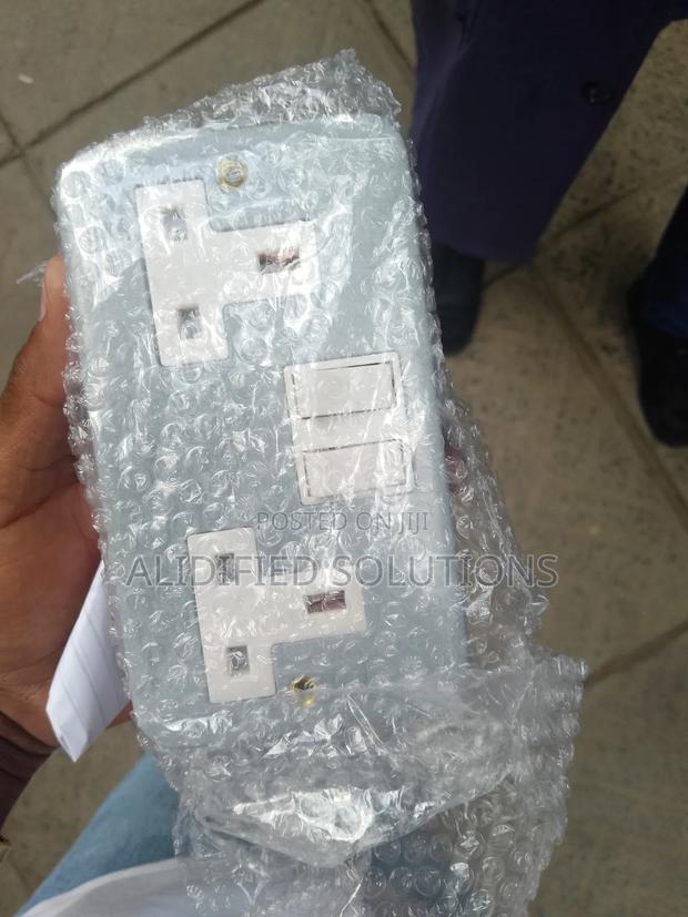 Metal Twin Socket - main view