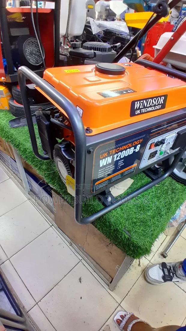 Windsor UK 1KVA Gasoline Powered Generator - thumbnail 4
