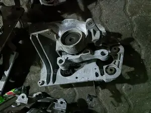 Nissan X-Trail T32 Gearbox Mounting