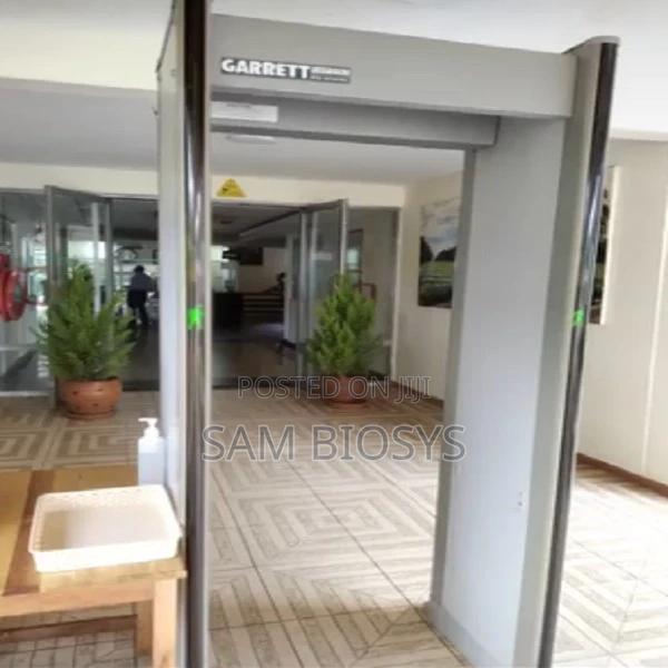 Garret Walktrough Metal Detector
