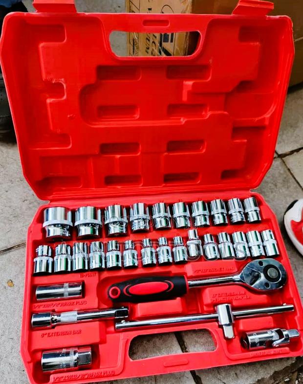 32 Pieces Mechanical Tool Kit - main view
