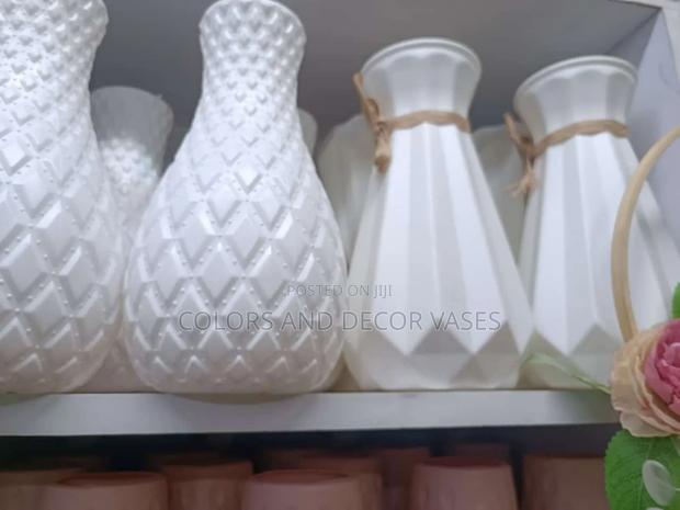 Plastic Vases White KSH 800 Round and Hard Plastic - main view