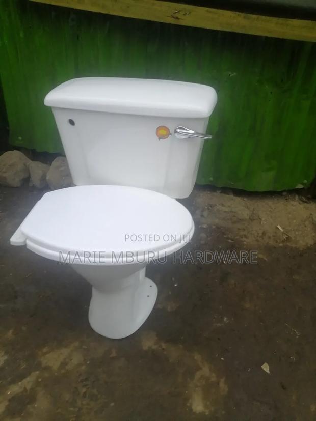 X UK Wall Cistern Ad Toilet