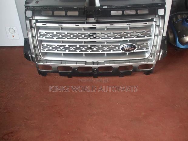 Land Rover Freelander 2 Front Bumper Engine Grill 2013-2015 - thumbnail 2