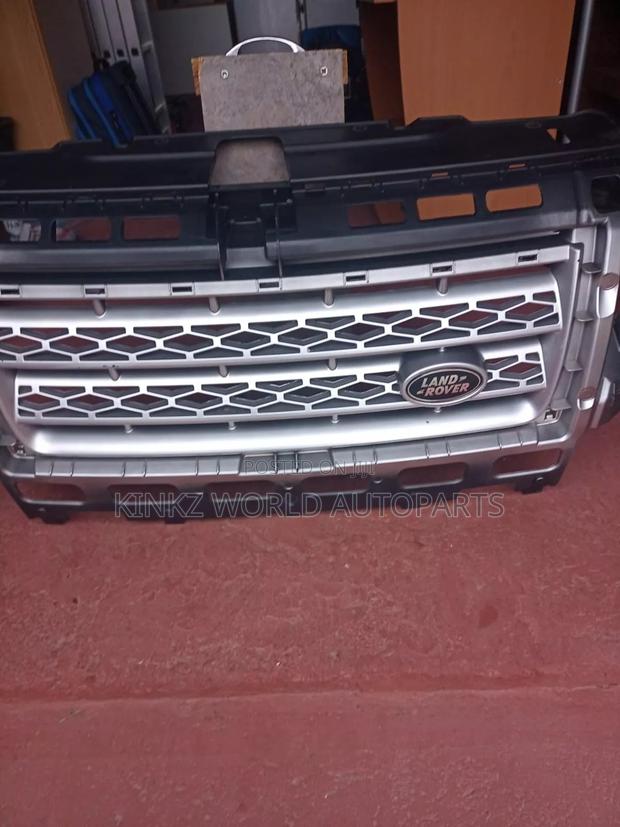 Land Rover Freelander 2 Front Bumper Engine Grill 2013-2015 - thumbnail 4