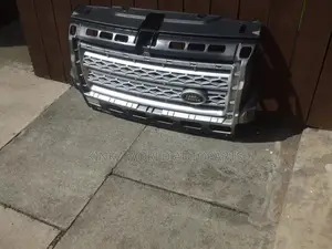 Land Rover Freelander 2 Front Bumper Engine Grill 2013-2015