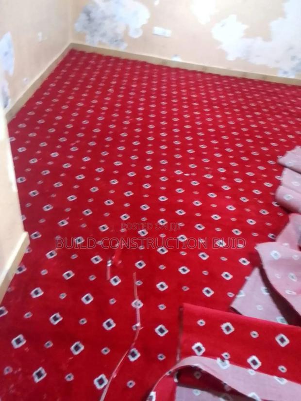 Red Patterned Executive Wall to Wall Carpet - thumbnail 2