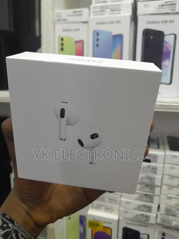 Airpods 3 (3rd Generation) - thumbnail 2