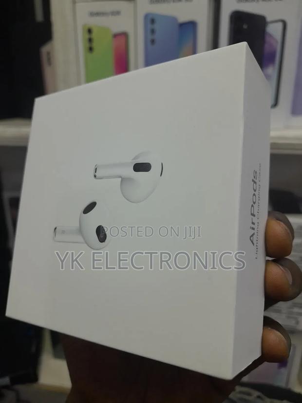 Airpods 3 (3rd Generation) - thumbnail 3