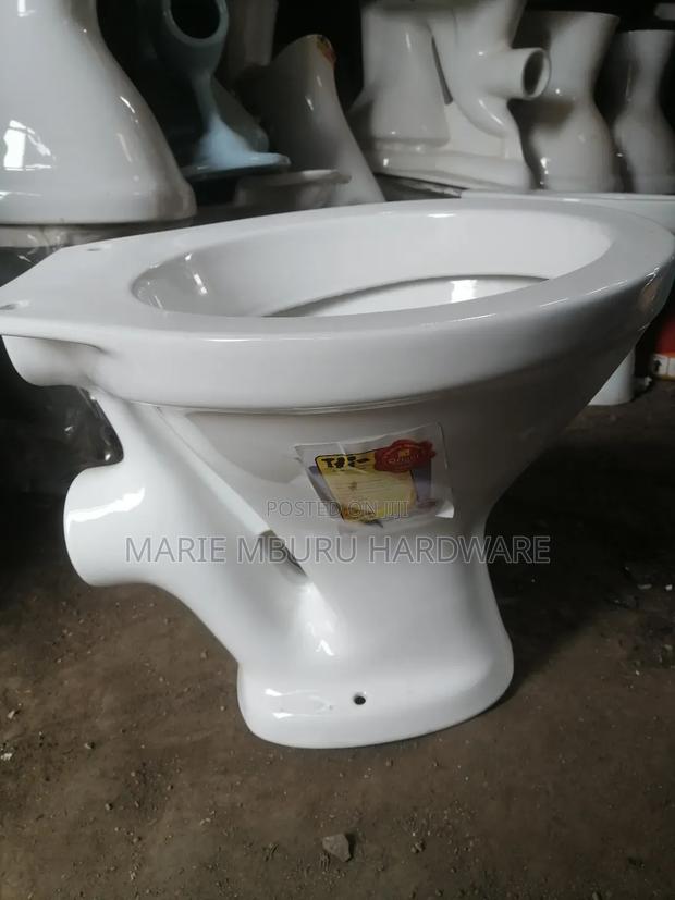 P Traps Toilet Seat - thumbnail 2
