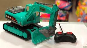 Remote Controlled Excavator Toy Car - thumbnail 2