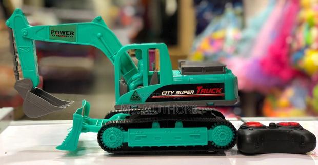 Remote Controlled Excavator Toy Car - thumbnail 4