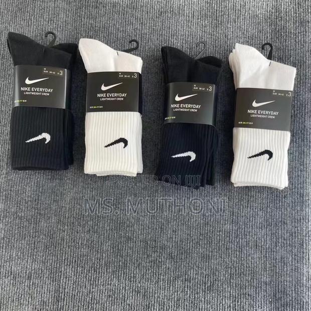 2 Pairs Nike Socks