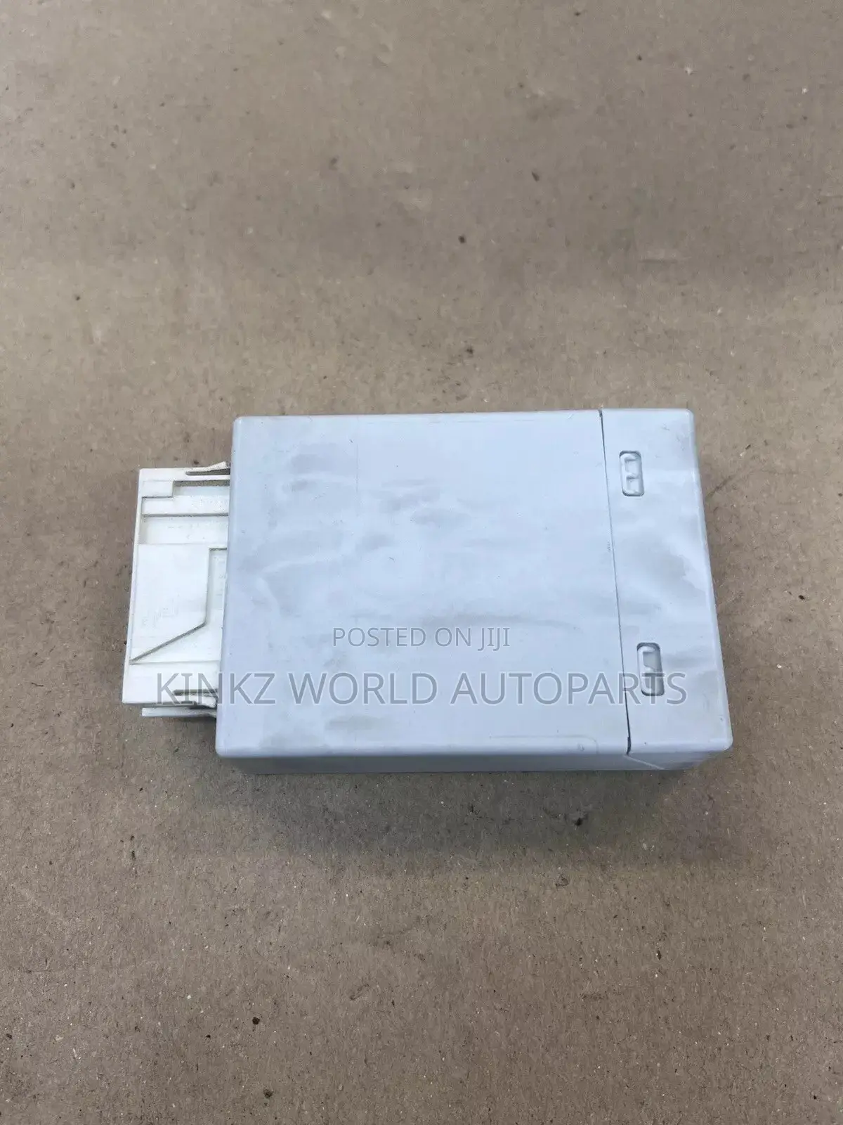 BMW X5 E70,E71 Air Suspension Control Unit Module 6793163