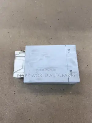 BMW X5 E70,E71 Air Suspension Control Unit Module 6793163