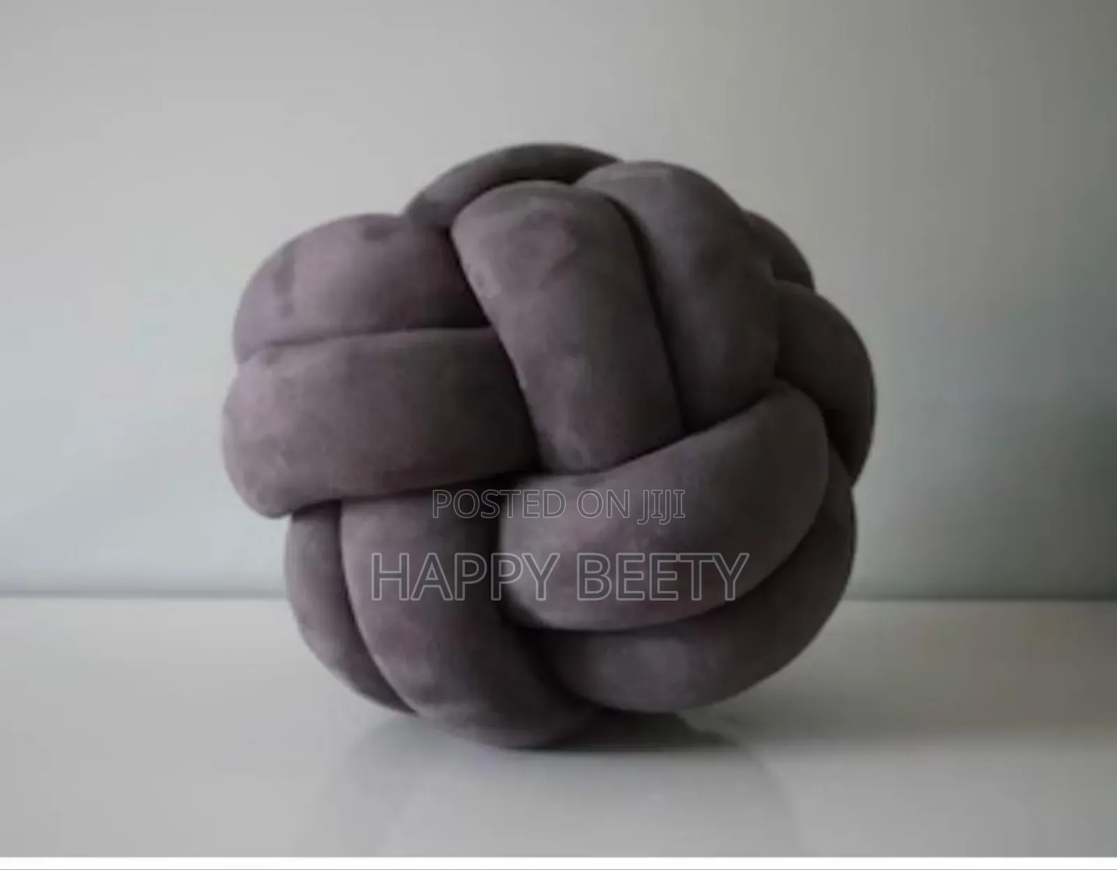 Round Knot Pillow