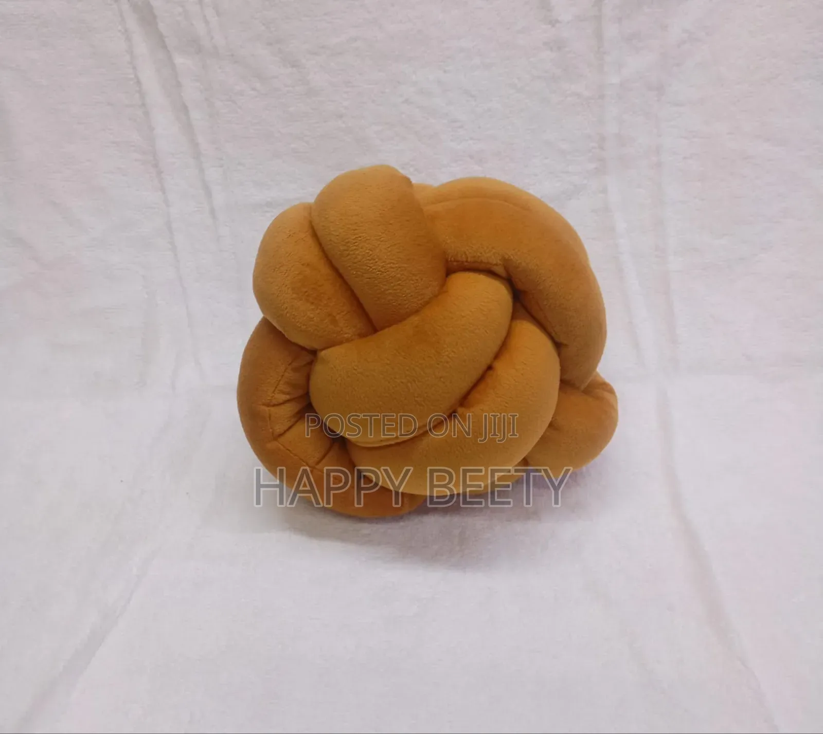Round Knot Pillow